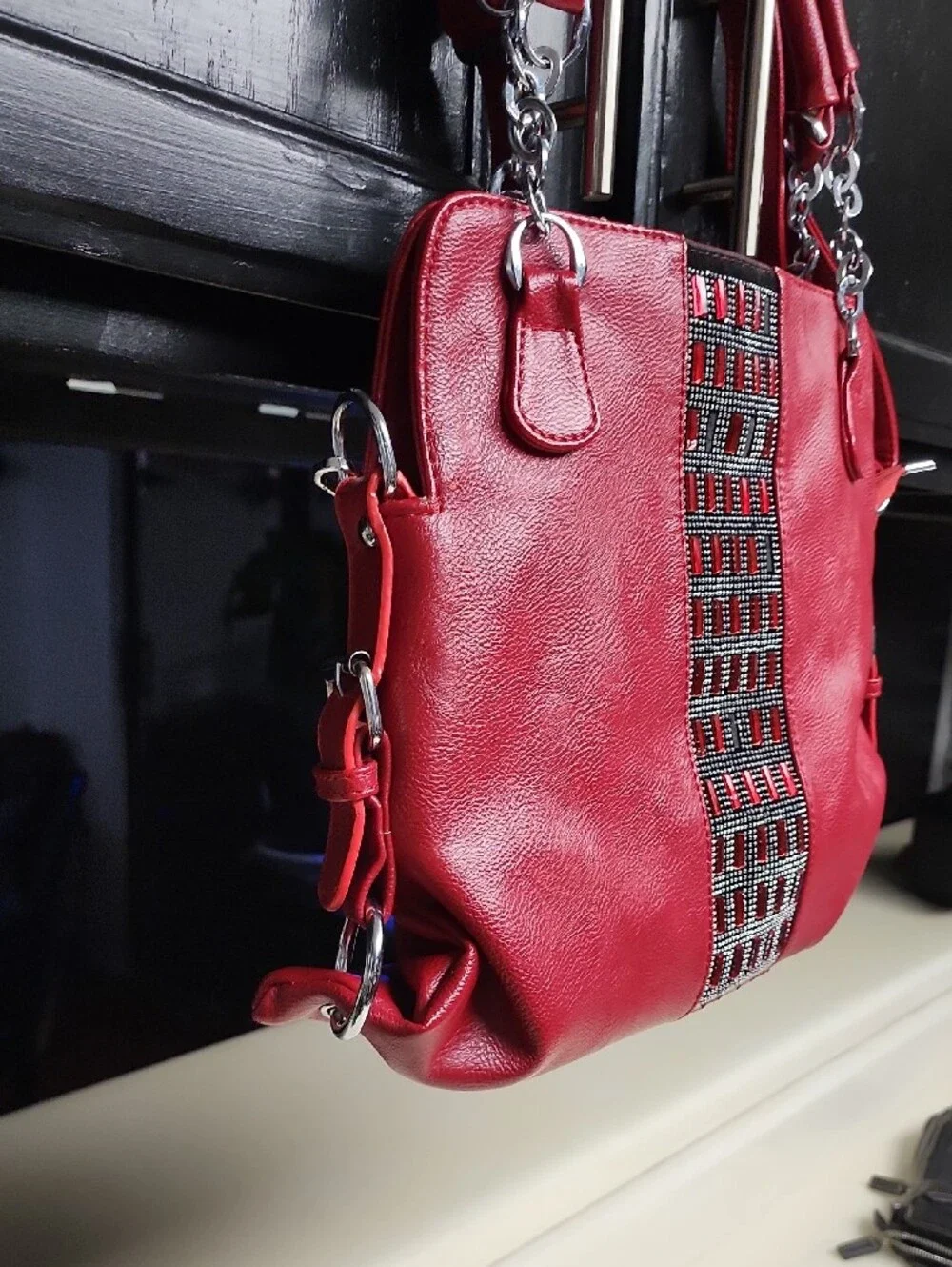 N/A sleek red
